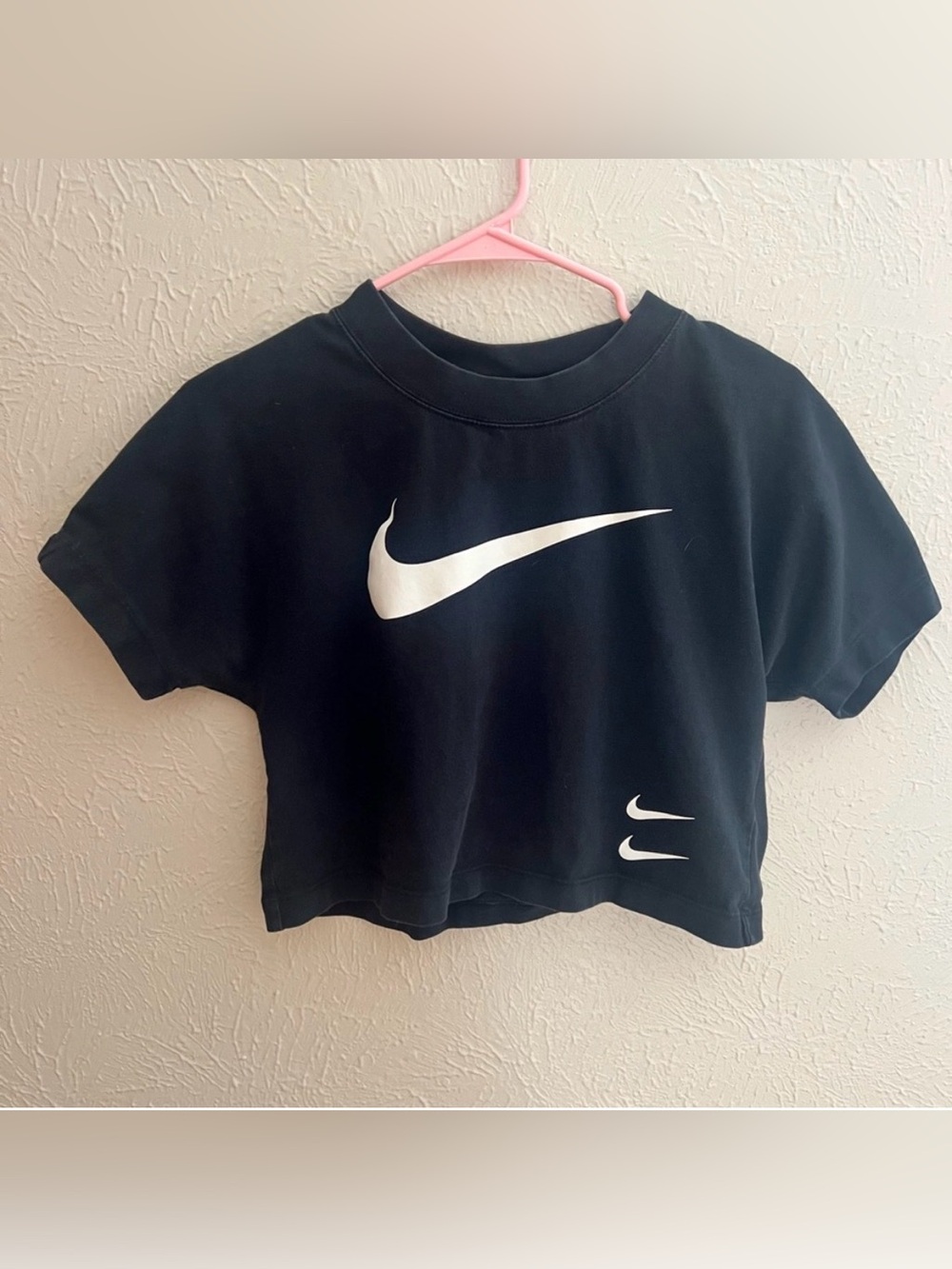 Nike Black Cropped Tee – Women’s Small – White Swoosh Logo Athleisure Top